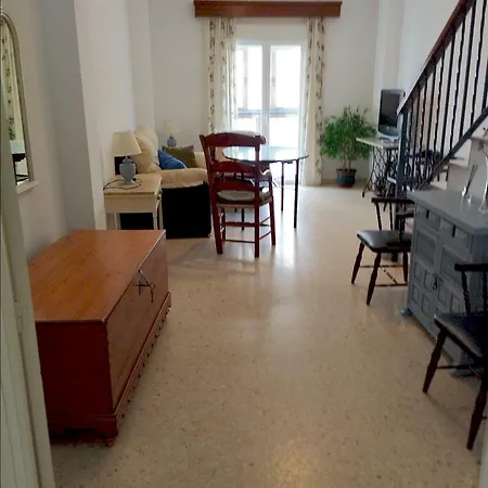 Amplio Piso En Zona Céntrica De Apartamento *